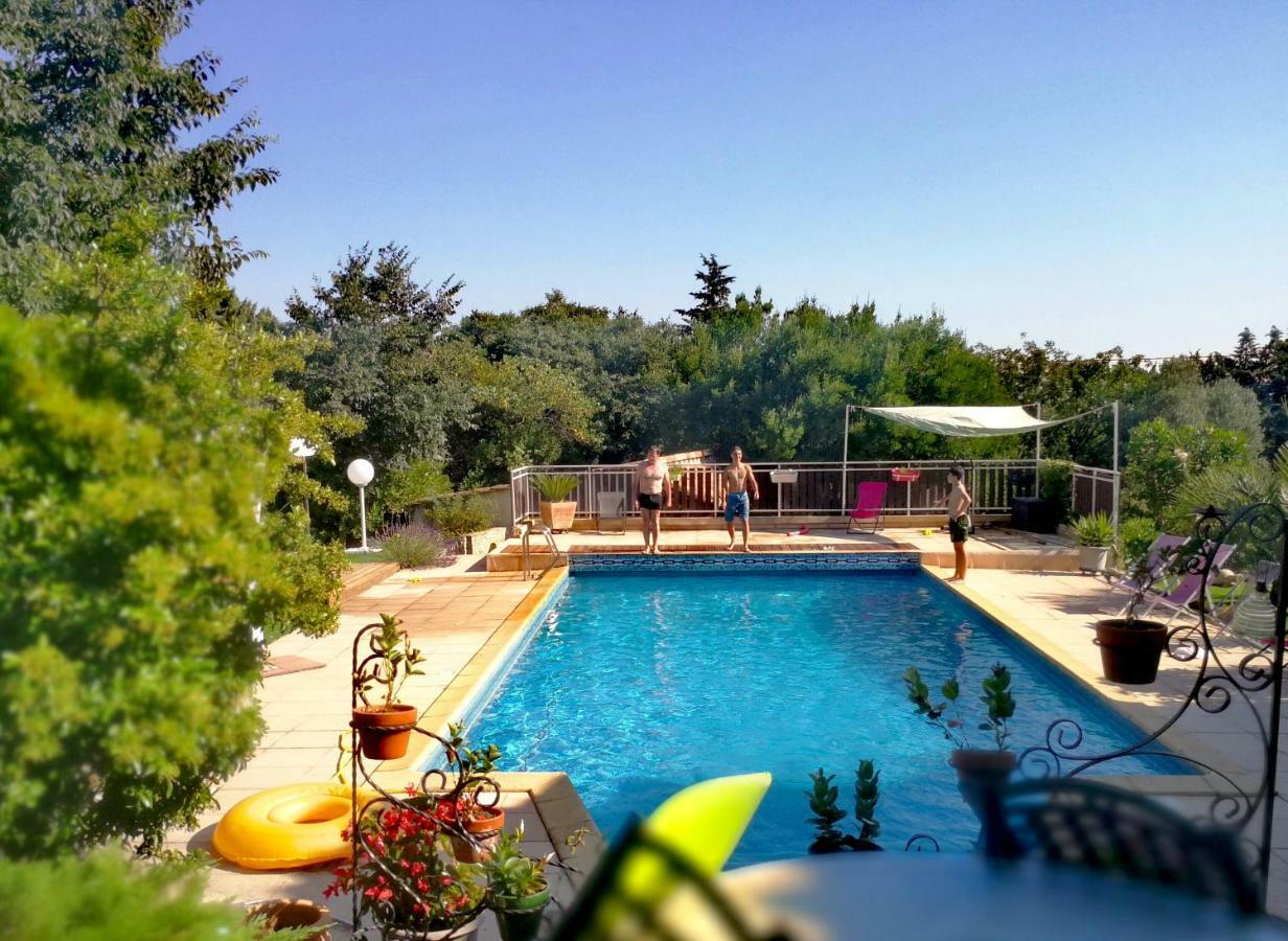 Les Gites du Mas des Cigales Nîmes Extérieur photo